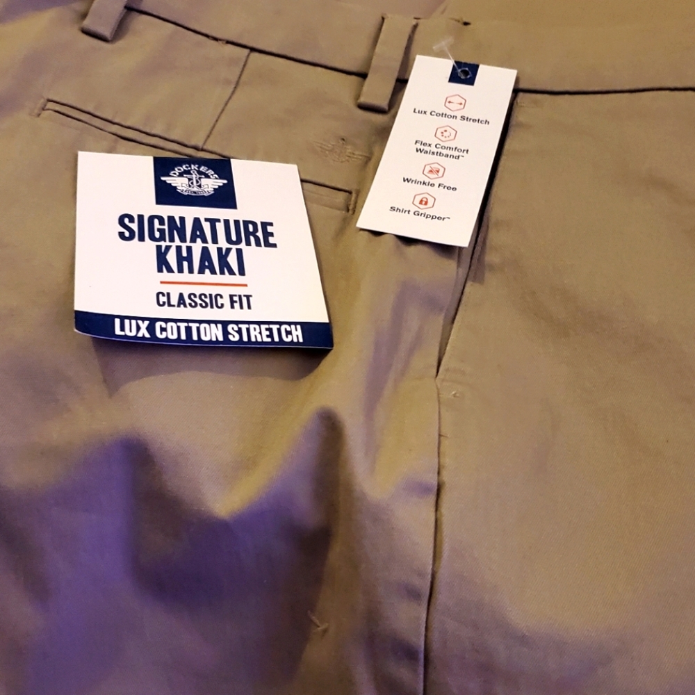 Brand new men's dockers signature khaki